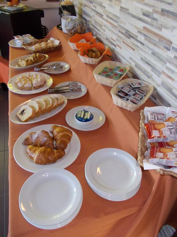 Agrihotel Papaya San Pietro Apostolo エクステリア 写真