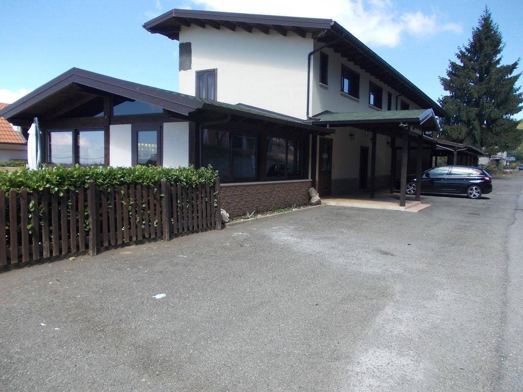 Agrihotel Papaya San Pietro Apostolo エクステリア 写真